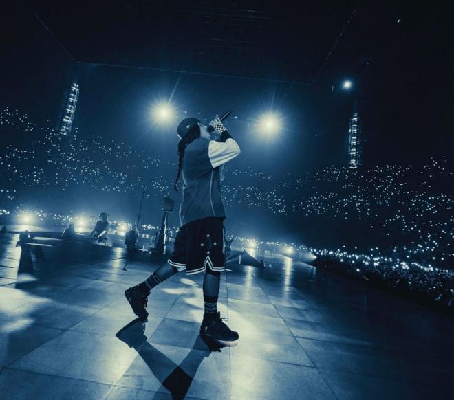 Billie Eilish regna de valent i amb intimitat