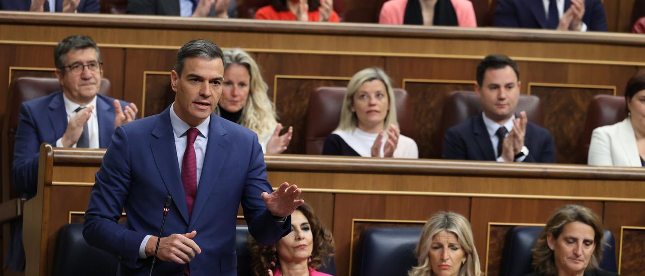 El PSOE se moviliza de arriba a abajo para &quot;empujar&quot; a Sánchez a que no dimita pese al &quot;acoso&quot; a su mujer