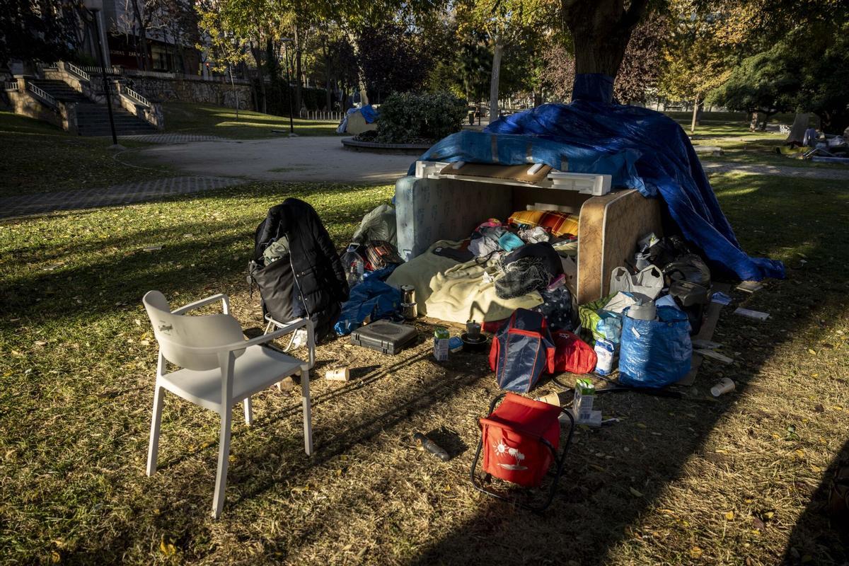 Un asentamiento de una persona sin hogar en el Parque Bruil en una imagen de archivo