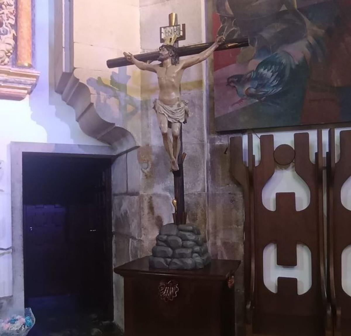 La imagen mira a la Virgen de los Milagros. | S.P.