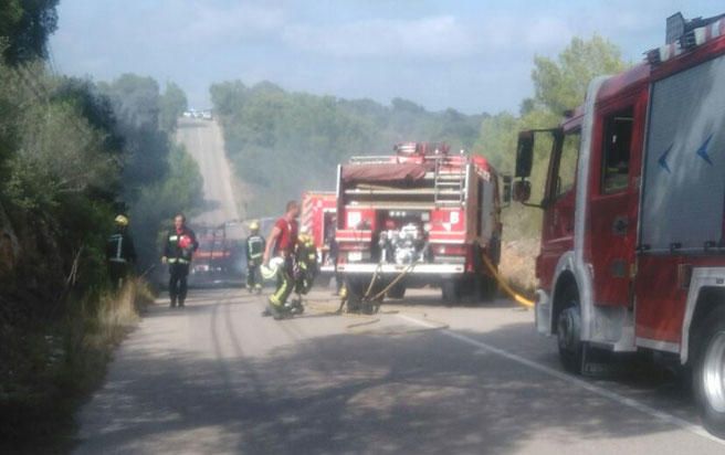 Arde un autocar en Cala Murada