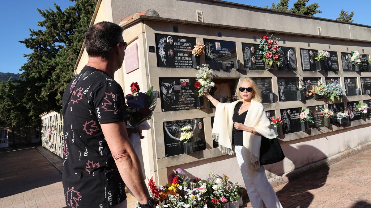 La querida amiga que ha visitado la tumba de Camilo Sesto