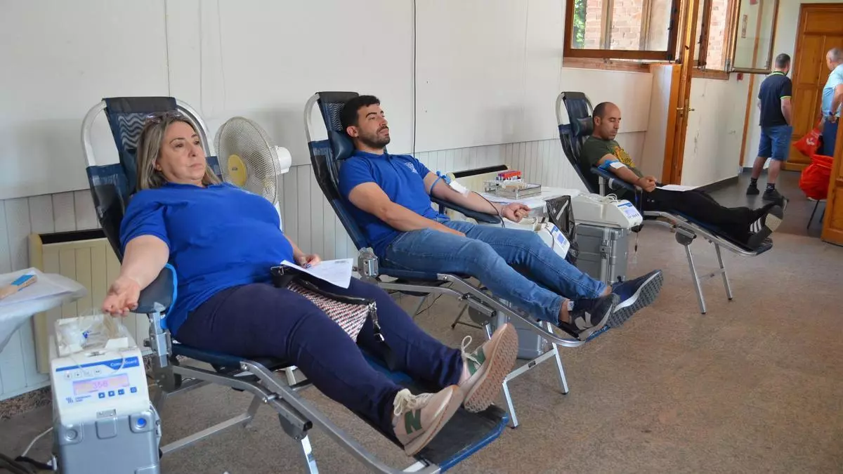 El lado más solidario de las peñas de Benavente, en la campaña de donación de sangre