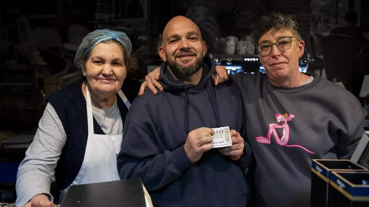 El bar En Ca Rosi reparte 36.000 euros en Cáceres: "Pensábamos que era El Gordo, pero nos conformaremos con ‘El Gordino’"