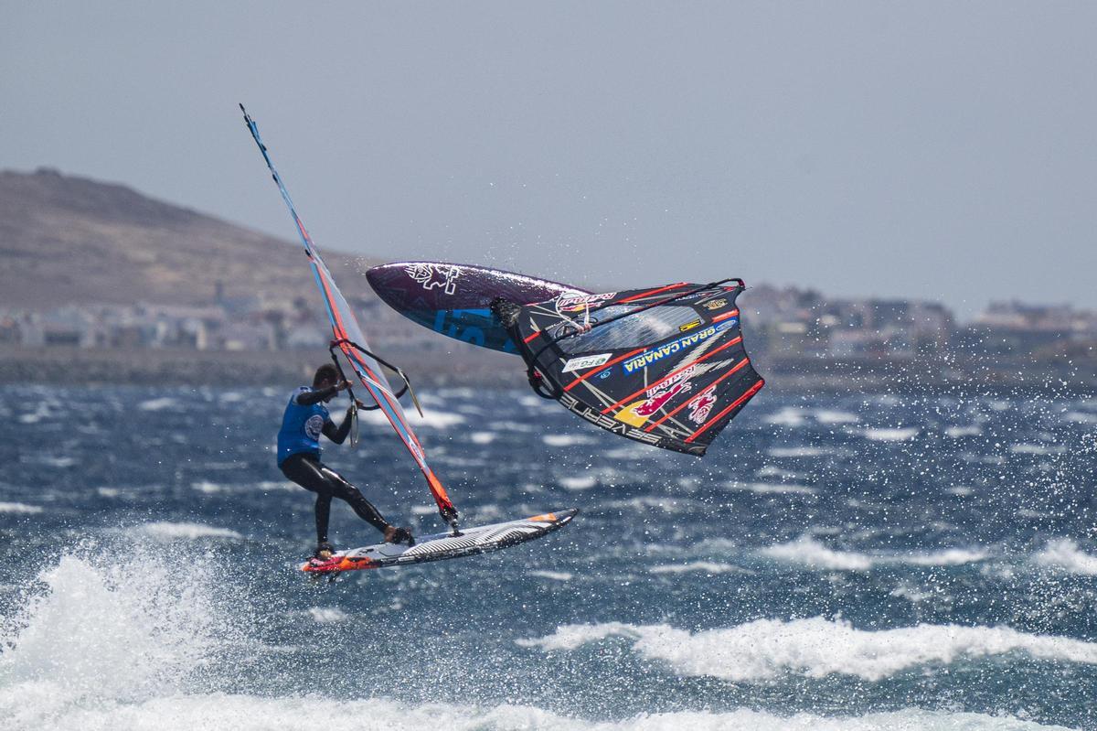 Segundo día de acción vio como los mejores windsurfistas del mundo
