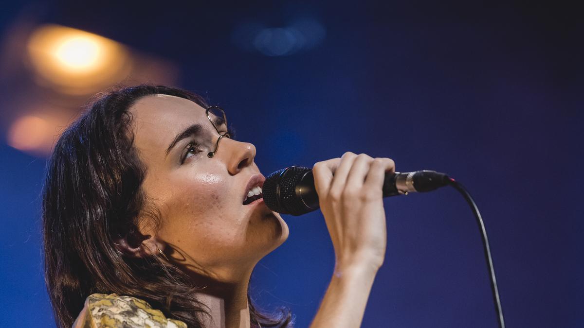 Núria Graham actuant al Mercat de Musica Viva de Vic.