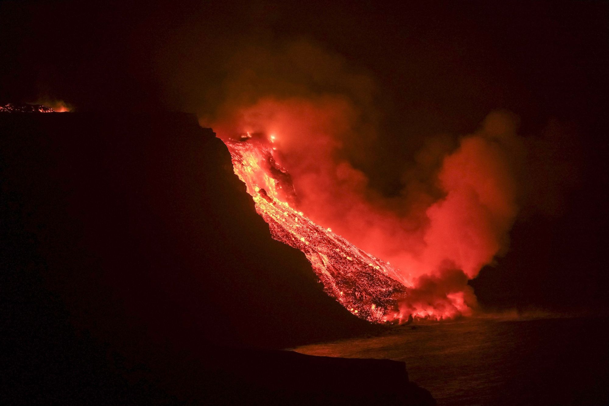 Vulkanausbruch auf La Palma: Die Lava fließt ins Meer