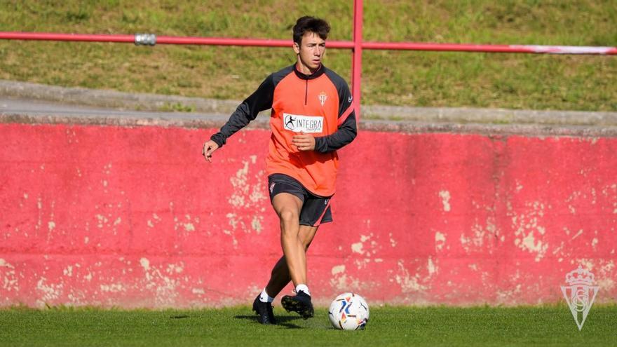 Saúl García, en el entrenamiento de esta mañana en Mareo