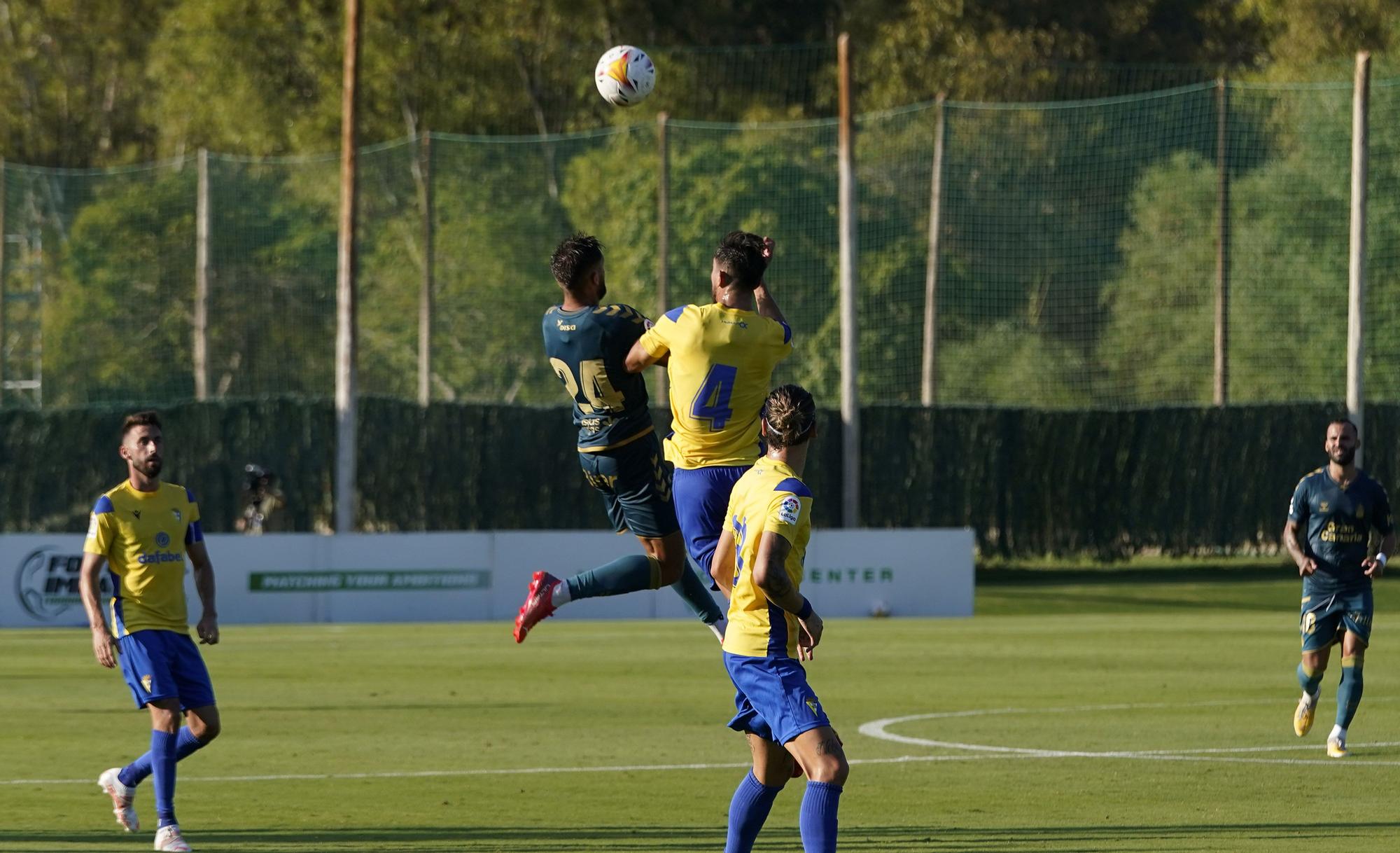 Partido UD Las Palmas - Cádiz CF (2-0)