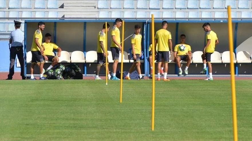 Primer entrenamiento de la UD Las Palmas en el Estadio Municipal de Maspalomas