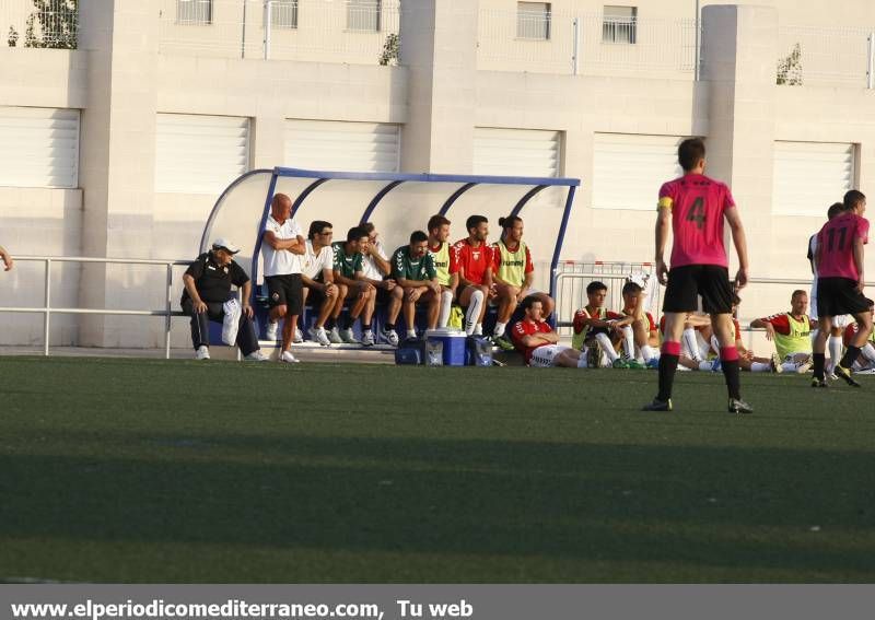 GALERÍA DE FOTOS -- El CD Castellón calienta motores frente al Almazora