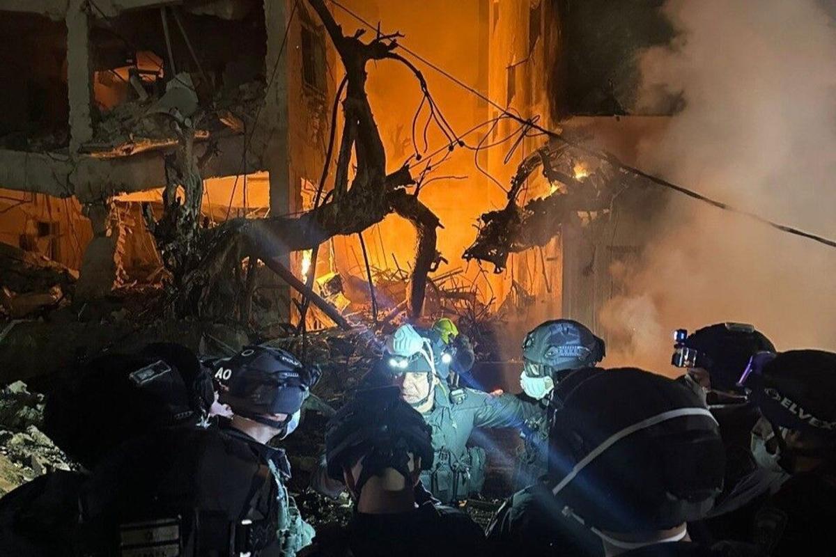 Un edificio en Israel tras el impacto de proyectil iraní.