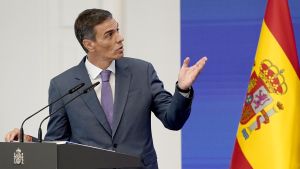 El presidente del Gobierno, Pedro Sánchez, este lunes en la Moncloa.