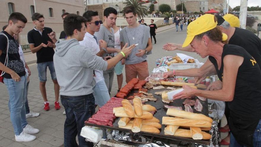 Paellas en la Bienvenida Universitaria de la UPCT