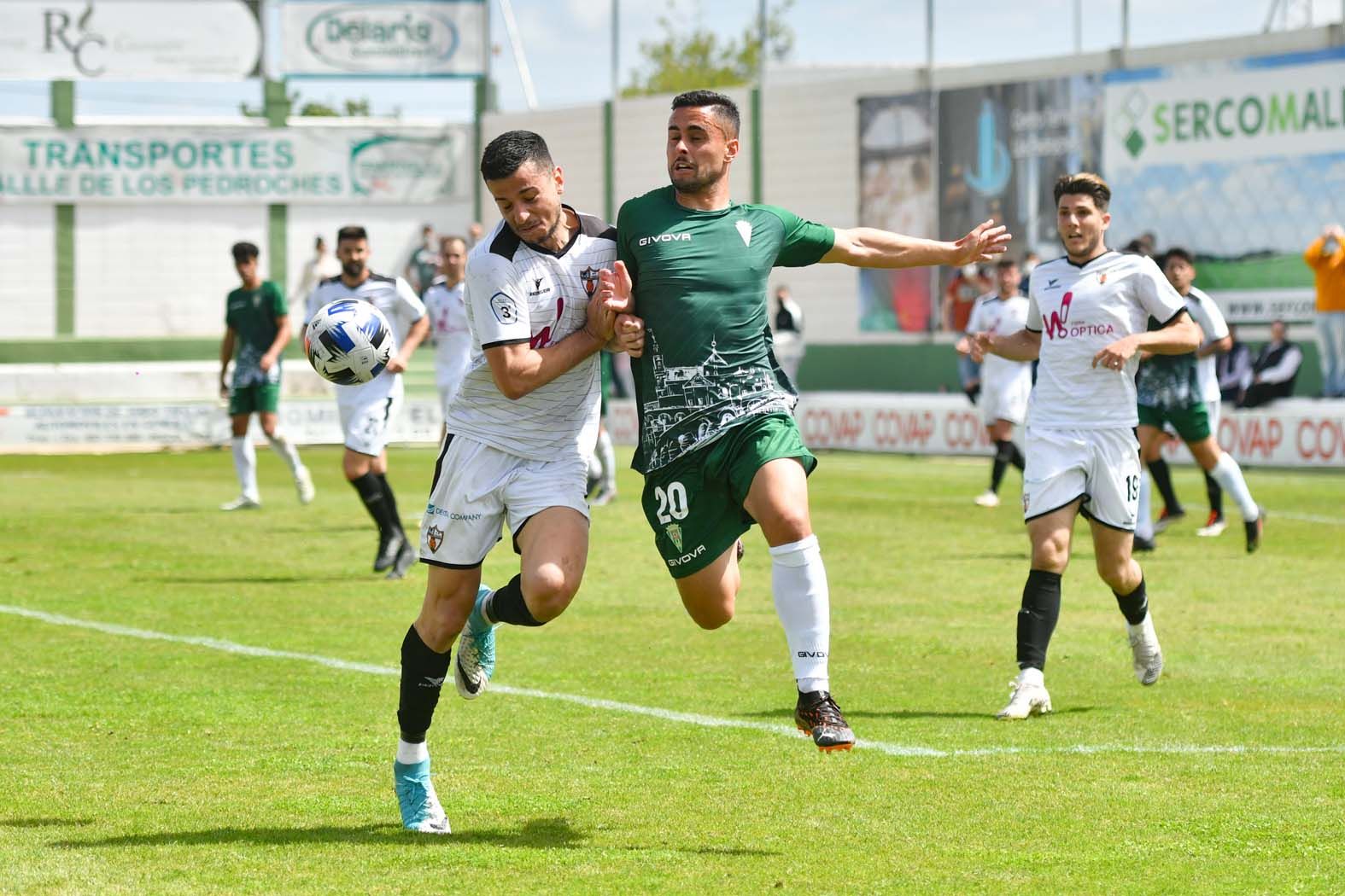 El triunfo del Pozobblanco ante el Córdoba B, en imágenes