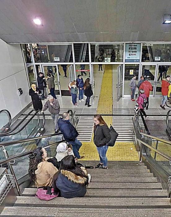 Desalojan la Estación Intermodal de Palma a causa de un incendio