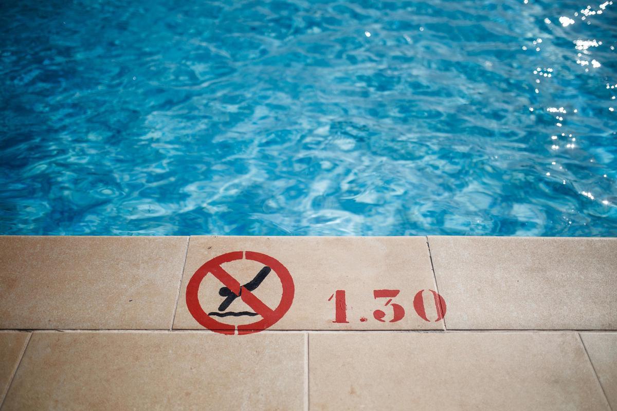Archivo - Imagen de archivo de una piscina.
