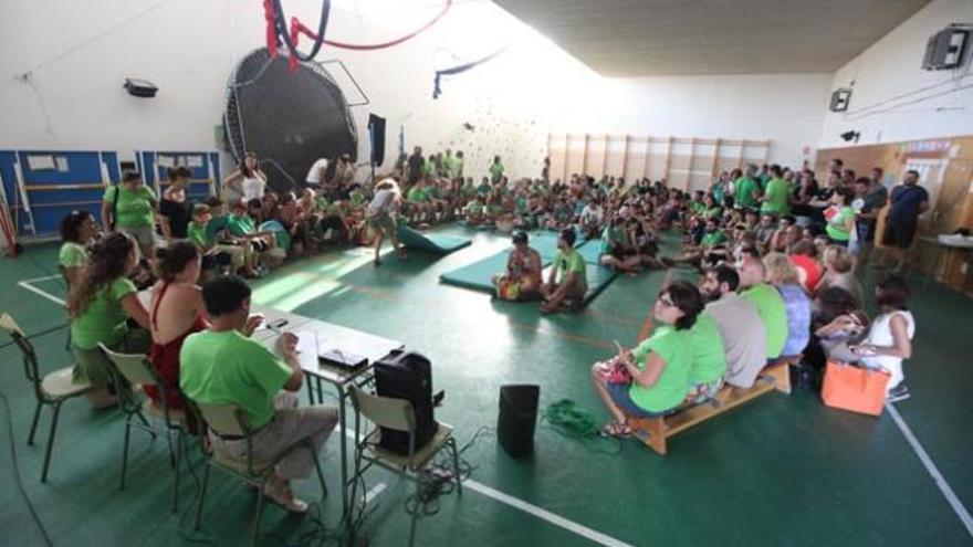 La Asamblea de Docentes se reunió ayer por la tarde en el gimnasio del instituto Algarb, en Sant Jordi.
