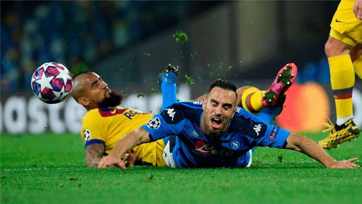 Arturo Vidal es baja para la vuelta ante el Nápoles en el Camp Nou