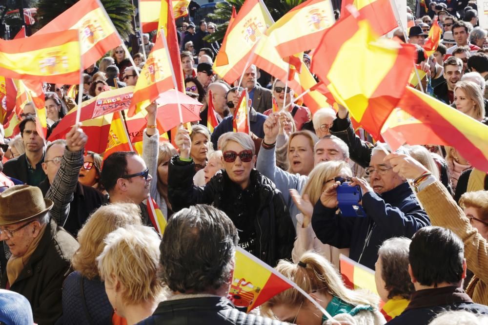 Más de 2.000 personas claman por "la unidad de España" frente al Ayuntamiento de Murcia