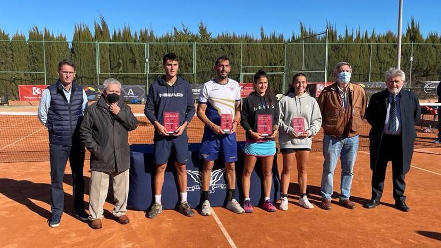 Pablo Llamas y María Oliver conquistan los títulos andaluces de tenis en el Real Aero Club