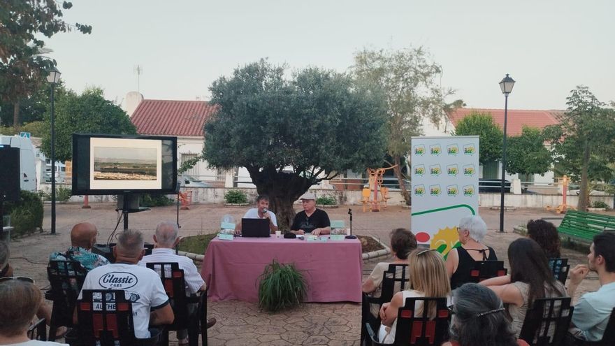 Posadas acoge la presentación del libro &#039;Campesinos sin tierra&#039;