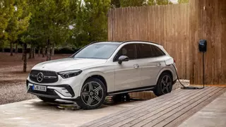 Mercedes-Benz celebra cinco años marcando el camino en vehículos híbridos enchufables