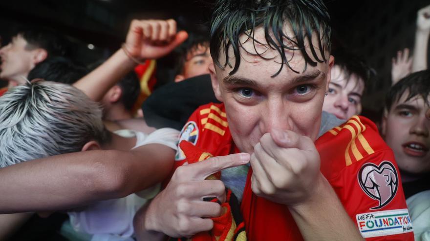 La Plaza Roja se llena para alentar a la selección española en la final de la Eurocopa