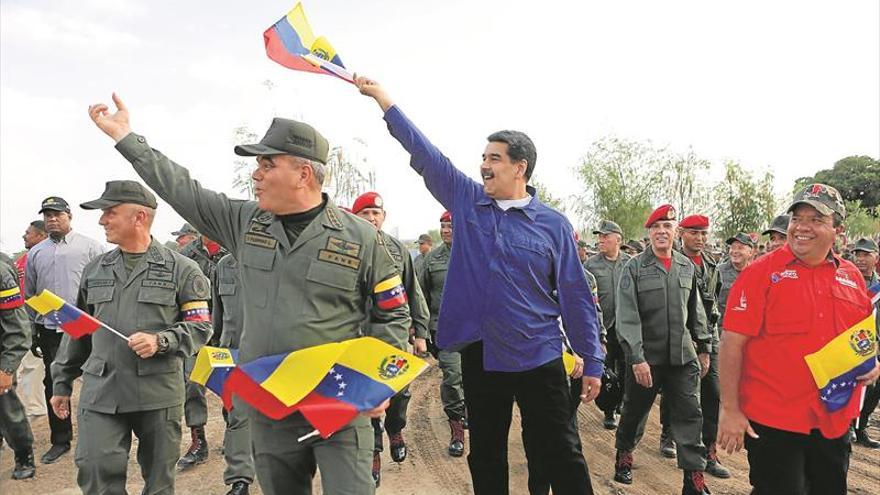 Sánchez estudia endurecer las sanciones al régimen de Maduro