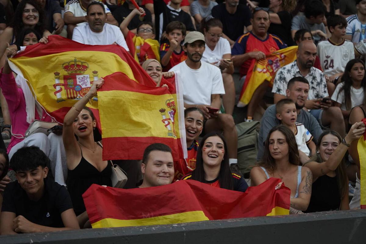 Busca't a les imatges del partit de la final del mundial a l'estadi del Nou Congost