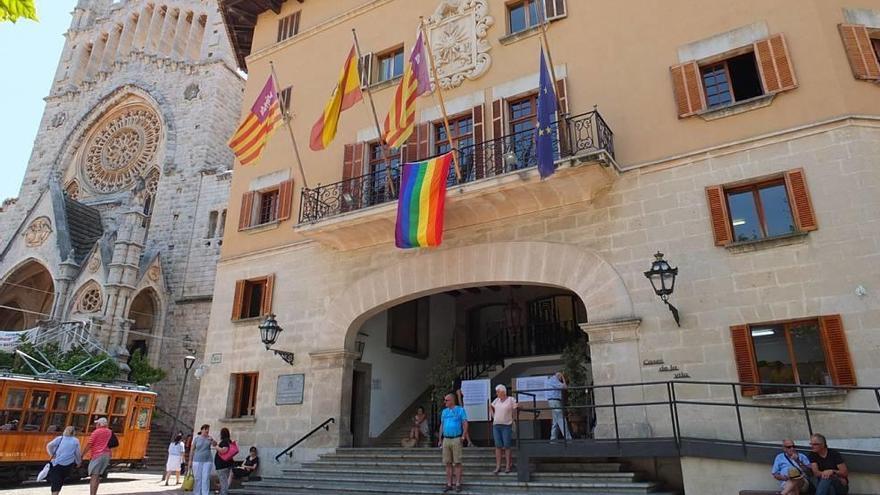 La fachada de la sede consistorial de Sóller.