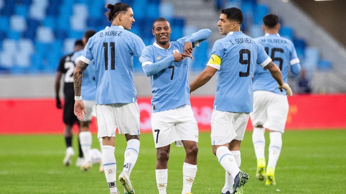 Uruguay celebra el primer tanto ante Canadá