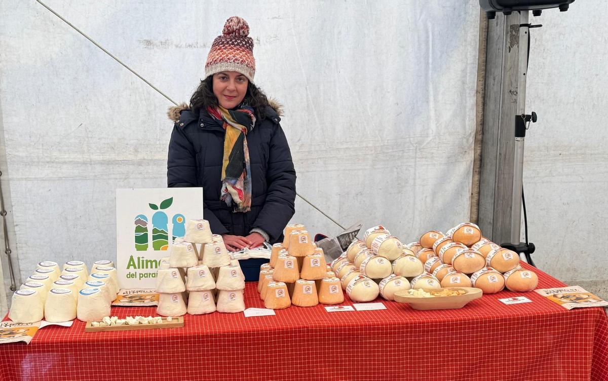 Ana García Martínez, en el stand de La Borbolla en Morcín.