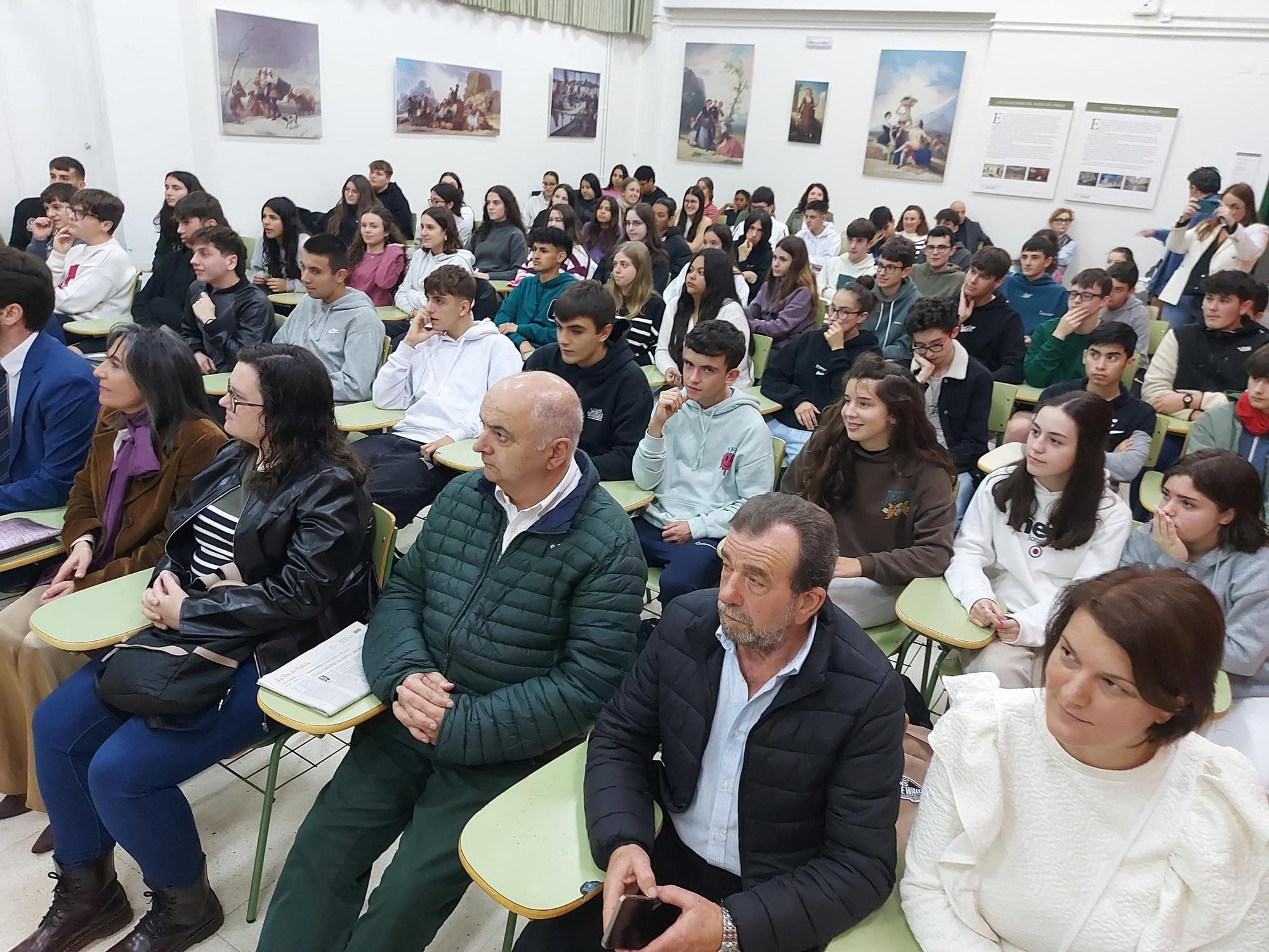 En imágenes: La visita del presidente del Senado a Vegadeo