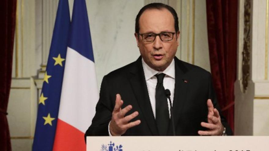 Hollande: "Es la República entera la que ha sido agredida"