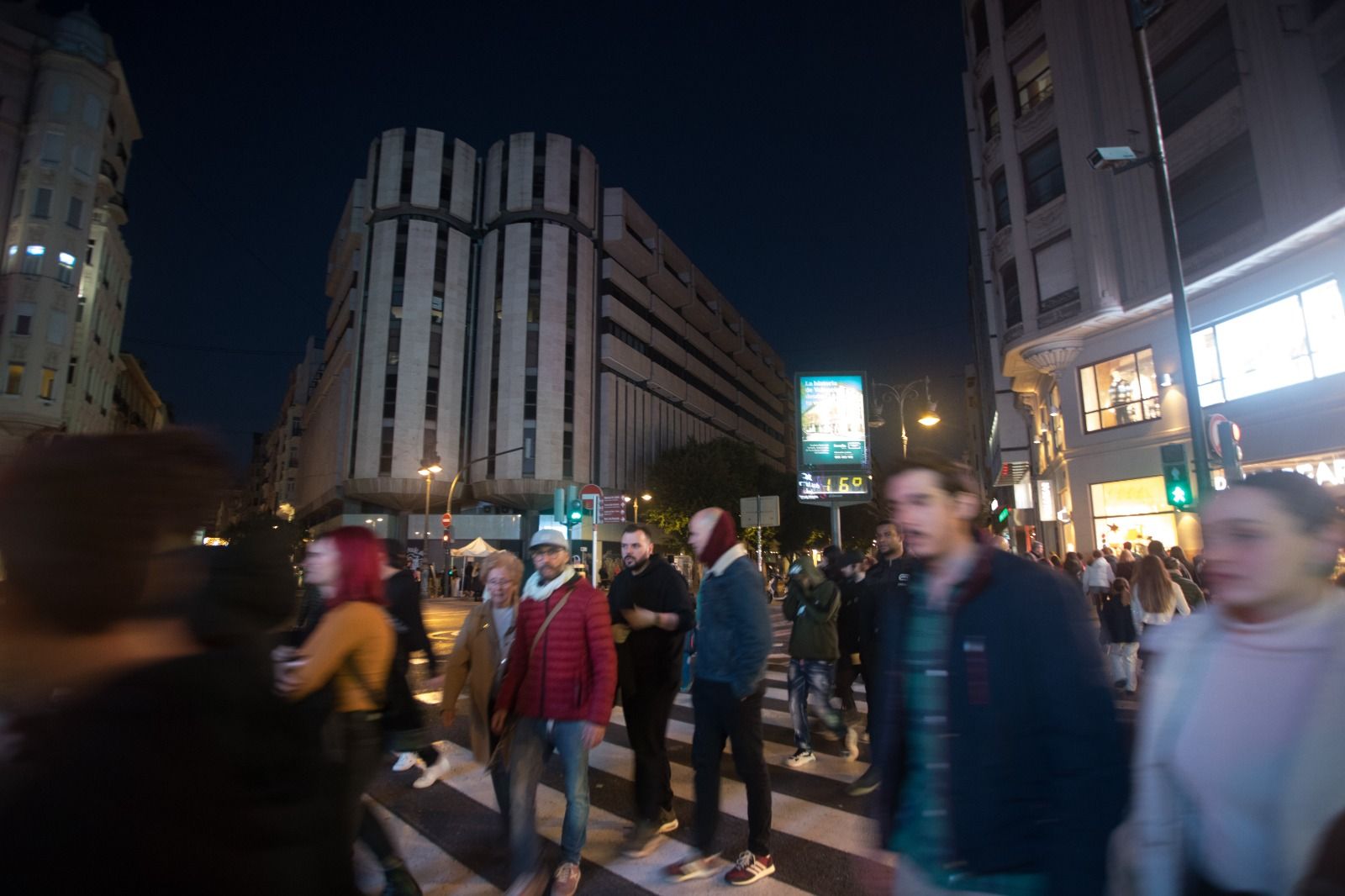 El centro lleno por las compras prenavideñas y el puente de diciembre