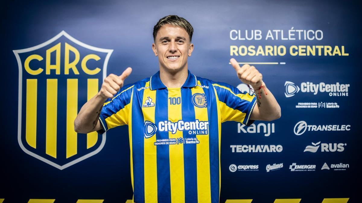 El ya exjugador del Celta con su nueva camiseta.
