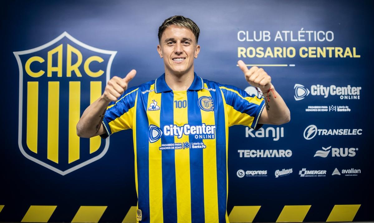 El ya exjugador del Celta con su nueva camiseta.