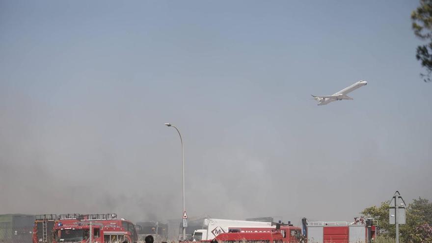 Arden dos camiones y provocan un gran incendio en Mercapalma