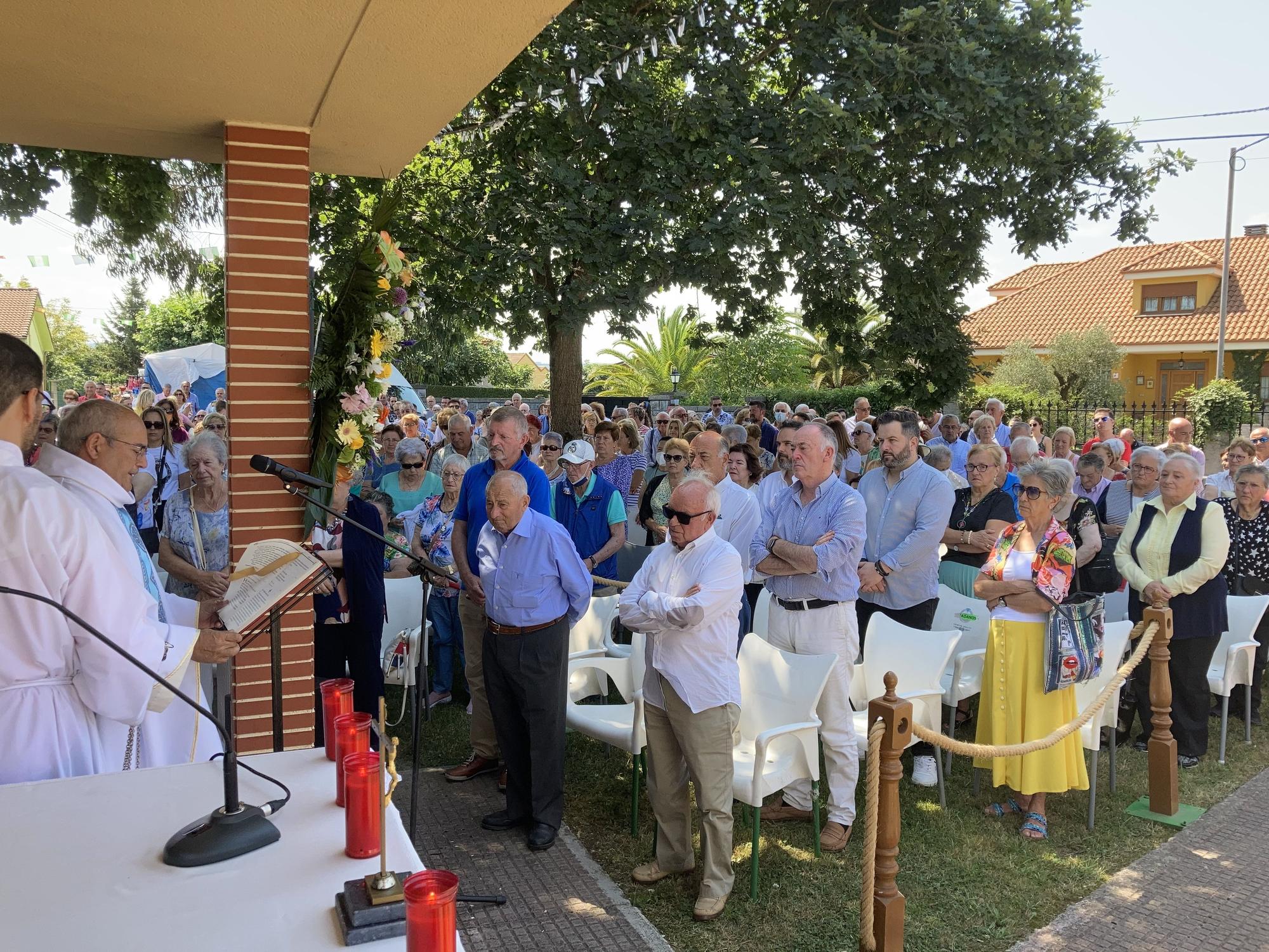 El Carbayu celebra su misa y su tradicional procesión que concluye con sorpresa: se presenta el nuevo himno en honor de Nuestra Señora del Buen Suceso