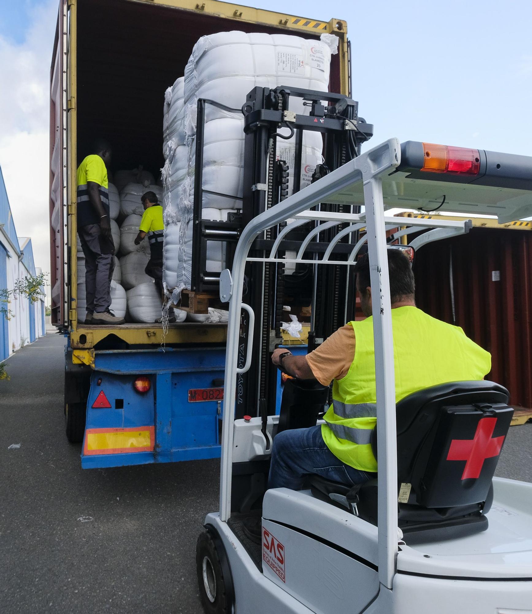 Cruz Roja envía ayuda humanitaria a Sudán desde el Puerto de Las Palmas