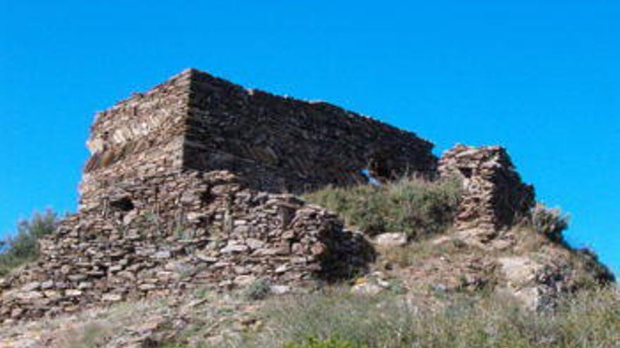 Una xerrada dona a conéixer detalls del castell de Bufalaranya de Roses