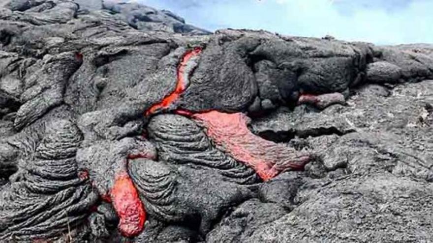 La lava del volcán Kilauea avanza sin pausa