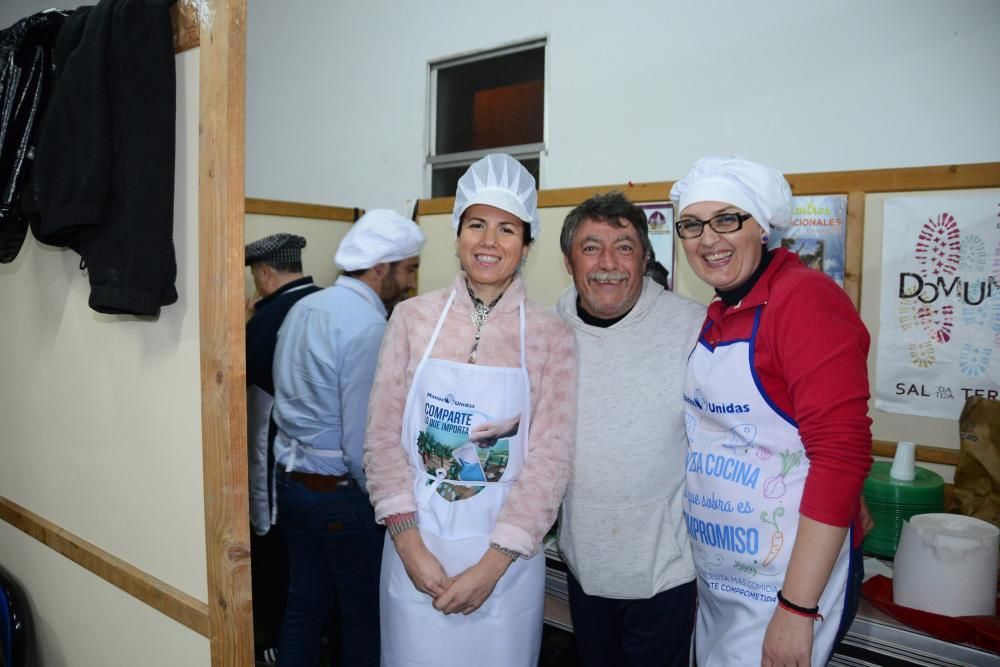 Cangas inicial la campaña a favor de Manos Unidas con una sopa solidaria.