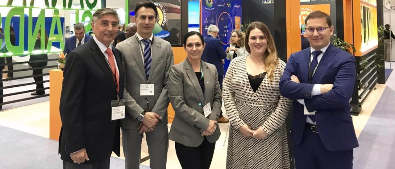 Foto de familia de la delegación grancanaria en la feria Seatrade.