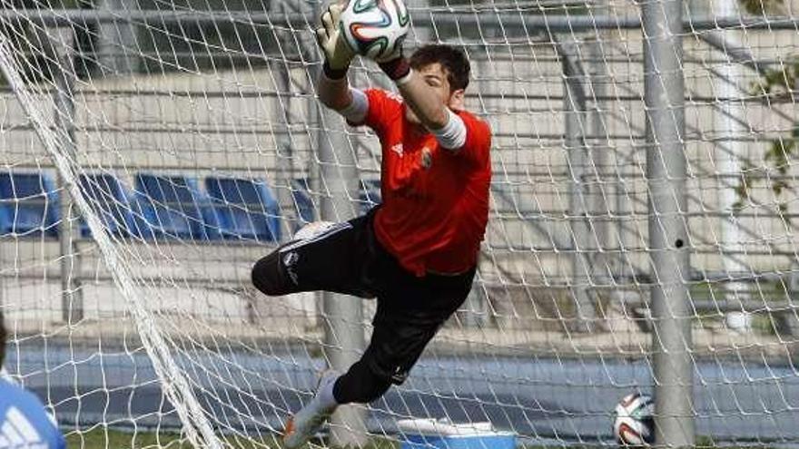 Casillas, ayer, en Valdebebas. // Juan Carlos Hidalgo