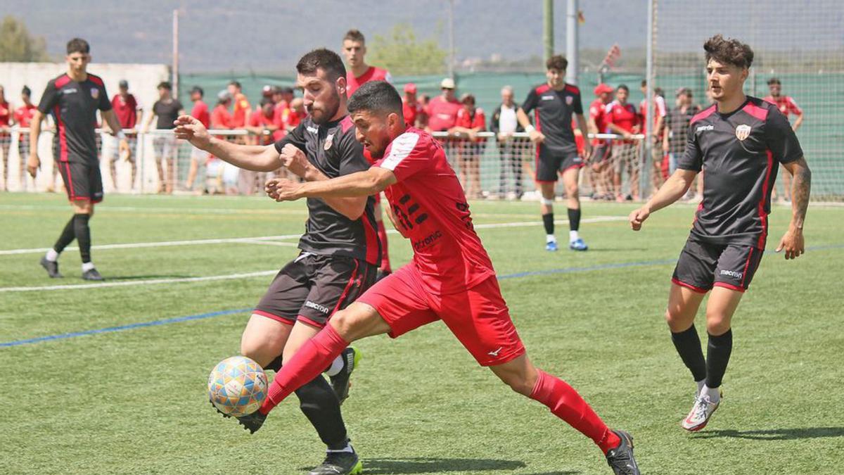 Felipe Guerrero va palesar la seva astúcia en el gol dels locals | ARXIU/JORDI BIEL