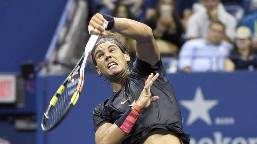 Nadal, durante su partido de ayer ante Fognini. // John G. Mabanglo