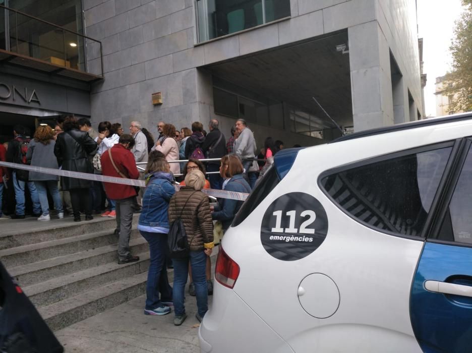 Tensió als jutjats de Girona quan més de 100 persones s'han volgut «autoinculpar»