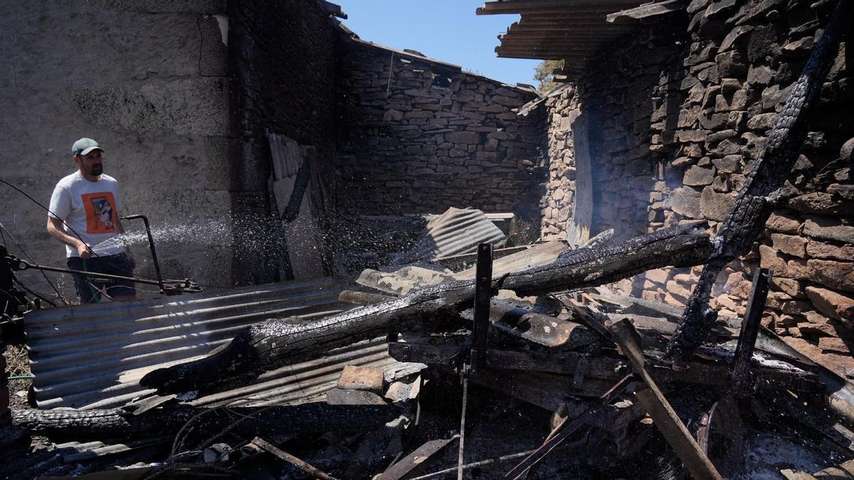GALERÍA | Así ha quedado Fornillos tras el paso de las llamas